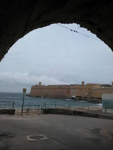 Jews_Sallyport_Valletta.jpg