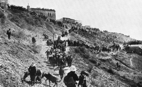 Jews stream to Meron to celebrate Lag BaOmer.