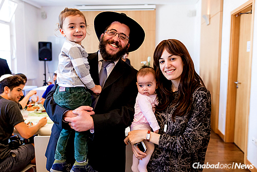 Rabbi Boruch and Chaya Mushka Sabbach, and family (Photo: Jewish Heritage Center)
