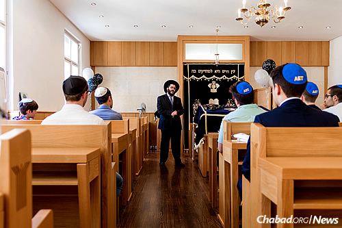 The young men studied for seven weeks with Rabbi Boruch Sabbach, co-director of the Jewish Heritage Center on the school’s campus. (Photo: Jewish Heritage Center)