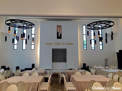 Community members are again being invited for a Rosh Hashanah meal and services. (File photo)