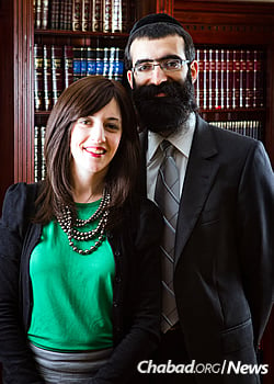 Rabbi Binyomin and Malky Bitton (Photo: Noam Dehan)