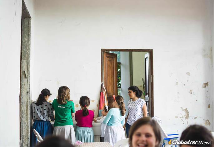 “There was [hand-washing] and prayers in the morning, doing a full Shabbat,&quot; recalls Amy Tesciuba, 50, of Rome, who spent many summers at Camaiore as a camper and then counselor. &quot;It was very formative.” (Photo: Batsheva Helena Goldreich for Chabad.org)