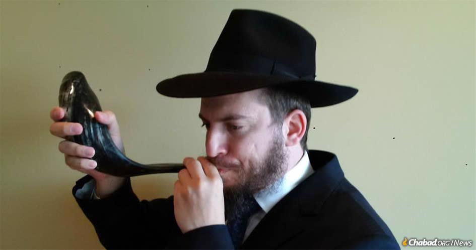 Rabbi Leibel Fine, co-director of Chabad Dollard in Canada, has a tradition of blowing the shofar for the homebound on Rosh Hashanah. (Photo not taken on Yom Tov)