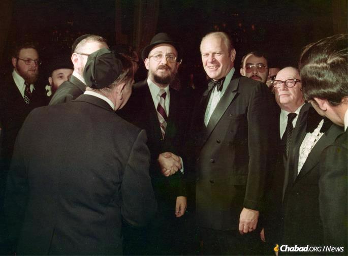 In 1976, Fogelman became the first chairman of the newly founded Community Board 9, established to ensure that the Jews who remained in Crown Heights would have their voices heard. He is seen here with President Gerald Ford, who lost his re-election campaign to Jimmy Carter that same year. (Photo: Fogelman family collection)