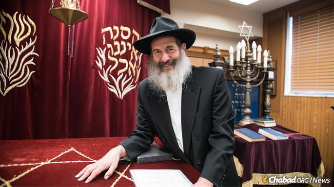 For more than 40 years, Dr. Arthur (Avraham) Lubin has almost single-handedly cared for a historic Chabad synagogue now housed in a kosher nursing home in a once Jewish neighborhood. (Photo: Brett Walkow)