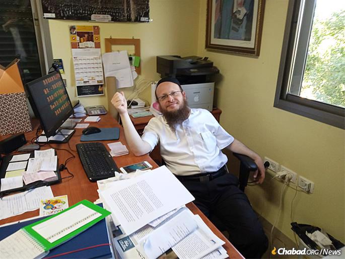 Rabbi Yosef Yitzchok Halperin makes final preparations to provide services and amenities for some of the 500,000 visitors expected for Lag BaOmer. - File Photo: Yehuda Sugar