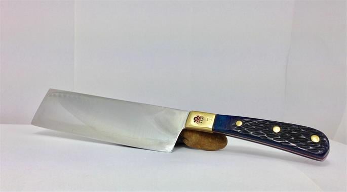 Le ‘halef artisanal (couteau de che’hita) est le pr&#233;cieux instrument d’un cho’h&#232;t (photo: Levi Susman)