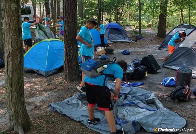 While it's hard to replicate some experiences, leaders are determined to create the most meaningful and enjoyable programs for campers once again this year. (Photo: Camp Gan Israel, Cherry Hill, N.J.)