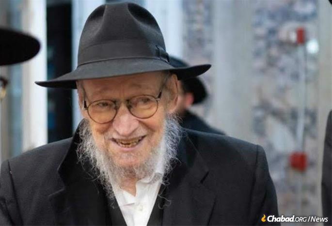 Rabbi Schwei continued to serve as a community rabbi until his passing.