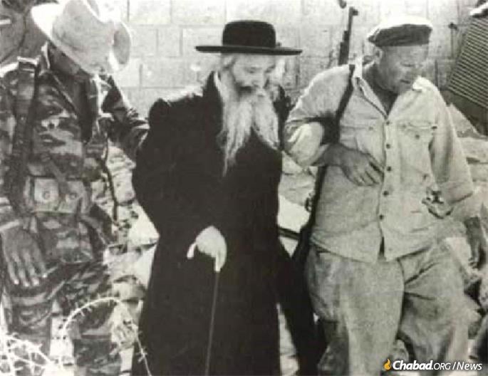 The Sanz-Klausenburger Rebbe visits the Western Wall in Jerusalem in June, 1967. In 1975 he established what would eventually grow into the Sanz-Klausenburg Medical Center-Laniado Hospital in Netanya, Israel.