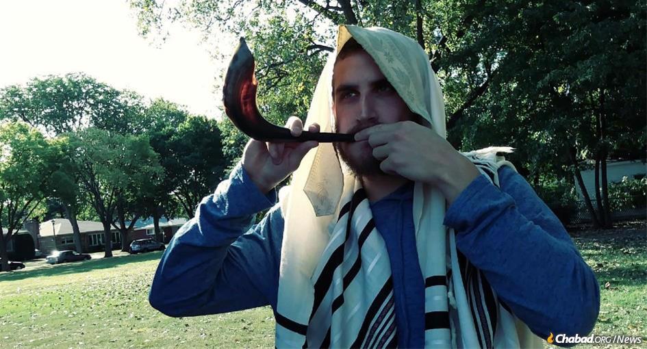 With many synagogues closed or limiting attendance during the global pandemic, millions of Jews worldwide turned out for public shofar-blowings, many done by volunteers. (File photo not taken on the holiday)