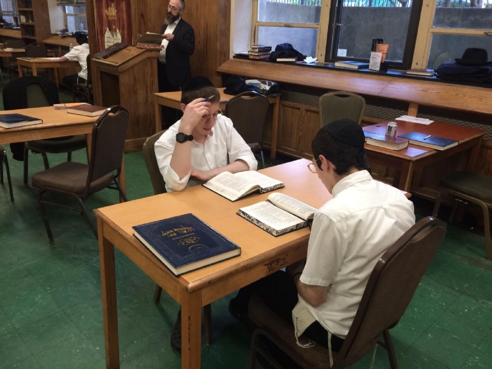 Halikut 5781 - Learning in Yeshivas