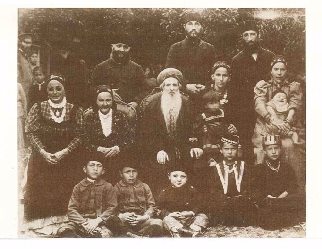 ‘Hakham ‘Haïm ‘Hizkiya Medini, rabbin séfarade de Hébron, représenté alors 
qu’il vivait en Crimée.