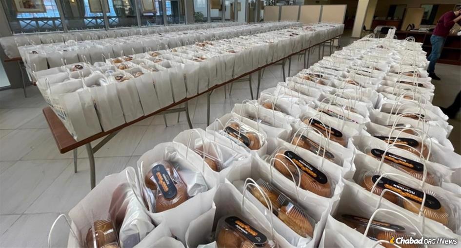 In Moscow, packages of food are prepared and delivered at the sprawling Chabad campus at the Federation of Jewish Communities (FJC) of Russia.