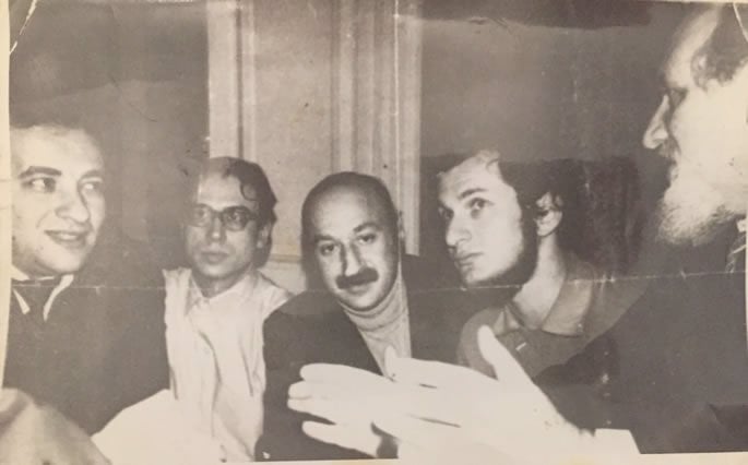 Lev como un joven ref&#250;senik en Leningrado, 1976, reuni&#233;ndose con el rabino jefe de Gran Breta&#241;a, Sir Jacobovitch.
