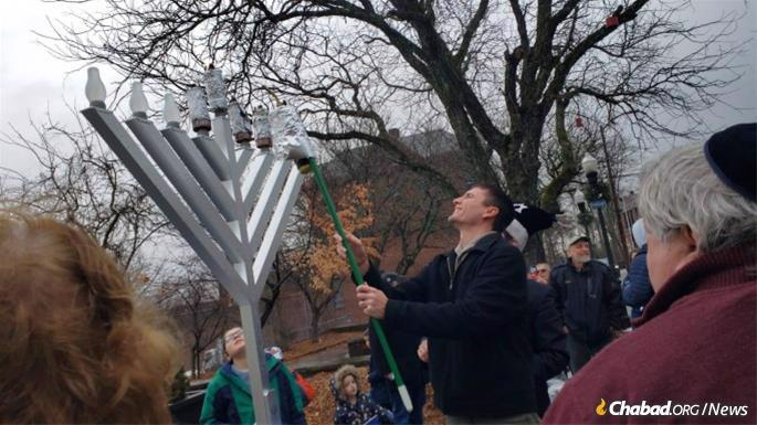 Kingston&#39;s Jewish community is looking forward to again gathered in town on Chanukah for the menorah lighting. (File photo)