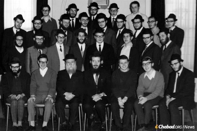 Raichik, second row from bottom, far right, as a student and mentor in Melbourne, Australia in 1972.