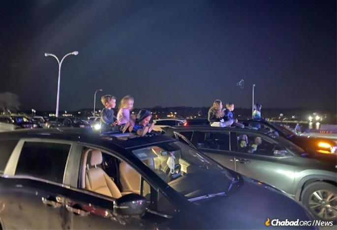 Thousands will gather in their cars at chabad of Port Washington&#39;s drive-in Chanukah celebration.