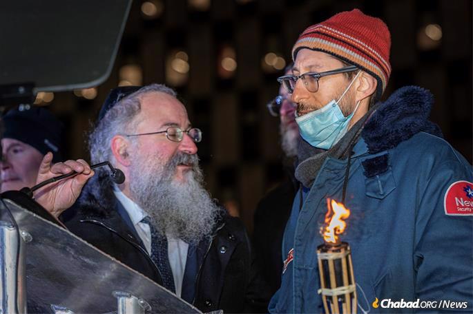 Fenster with Rabbi Kasriel Shemtov, who was active in the grassroots effort to obtain his release from prison in Myanmar. (Photo: James Feldman Photography)