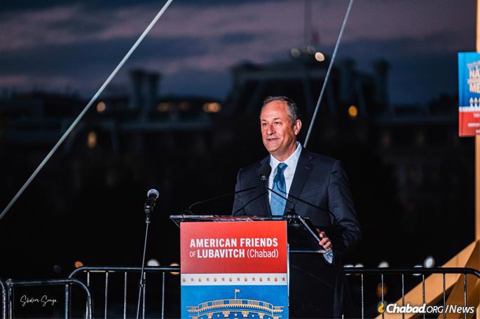Second Gentelman Douglas Emhoff brought greetings on behalf of U.S. President Joe Biden, Vice President Kamala Harris and the administration, and thanked Chabad for the event. (Photo: Sholom Srugo)
