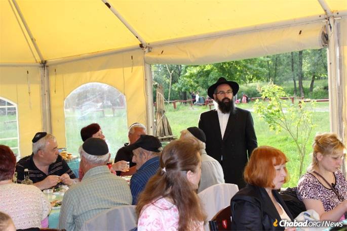 Em Sumy, na Ucrânia, uma pequena cidade perto da fronteira com a Rússia, o rabino Yechiel Shlomo Levitansky, acima, atende uma comunidade judaica de cerca de três mil pessoas.