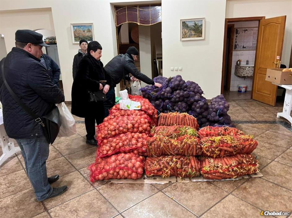 In Kherson, Ukraine, Rabbi Yosef Yitzchak Wolff has managed to procure basic food staples, even if at an exorbitant cost.