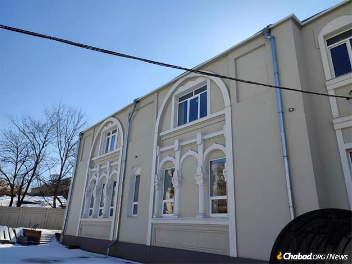 The yeshivah is housed in a historic synagogue that had been in use during Communist times.