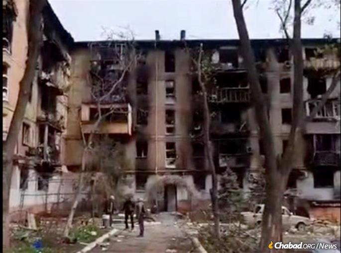 L’immeuble de cinq étages dans le quartier Primorsky de Marioupol où les Levashina ont vécu jusqu’à ce qu’il soit détruit pendant la guerre.