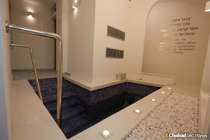 Sofi Bati, an Athens local, says she was delighted to learn more about this mitzvah: “It’s so great to discover that a mikvah can be so beautiful, modern and accessible.”