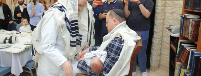 Ukrainian Infant, Born a Refugee, Welcomed Into Jewish Community in Warsaw
