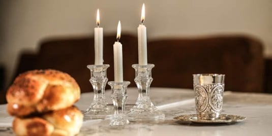 candels-shabat-table-600-s_612070610.jpg