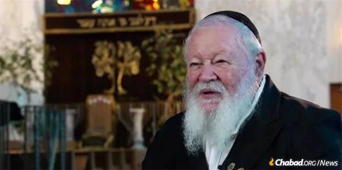 Rabbi Pinchas Weberman during an interview with JEM’s “My Encounter with the Rebbe” project in 2010. (Credit: JEM)