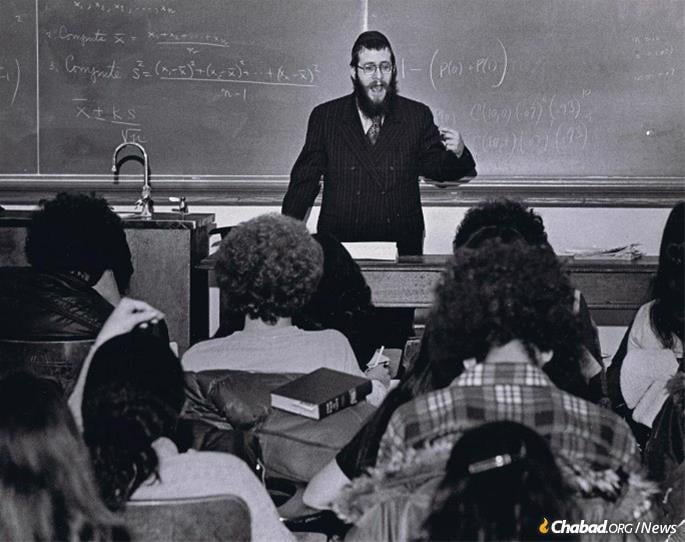 Gurary’s engaging teaching style made his accredited classes a popular draw on campus