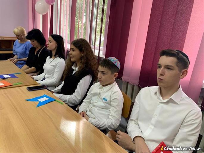 Chabad schools serve children from pre-school through high school. (Credit: Chabad-Lubavitch of Ukraine/JRNU)