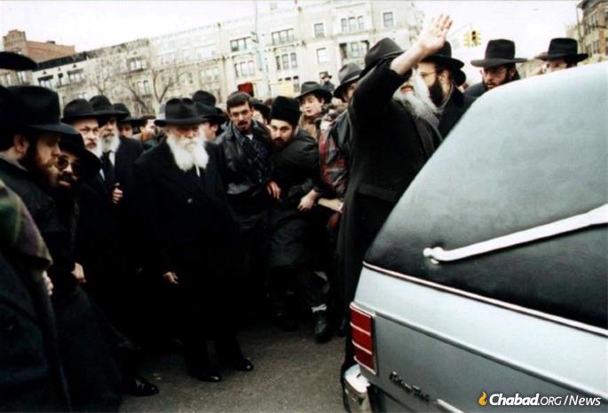 Some 4,000 mourners filled the streets of Crown Heights for the funeral. The Rebbe himself took part, following the hearse down the block as the funeral procession made its way from Chabad World Headquarters at 770 Eastern Parkway to the Lapine home and then on to Queens for the burial.