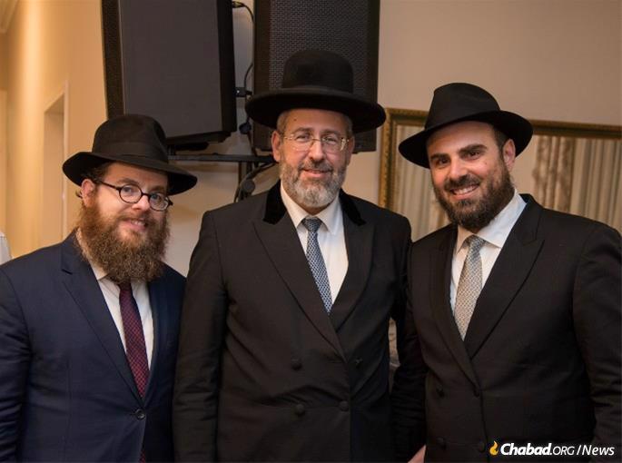 L. to R.: Rabbi Slom&#243; K&#246;ves, Chief Rabbi of Israel David Lau, and Rabbi Shmuel Faigen.