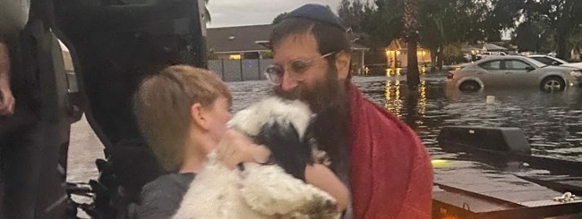 September 2022: Florida Rabbi and Son Rescue Orlando Family by Boat