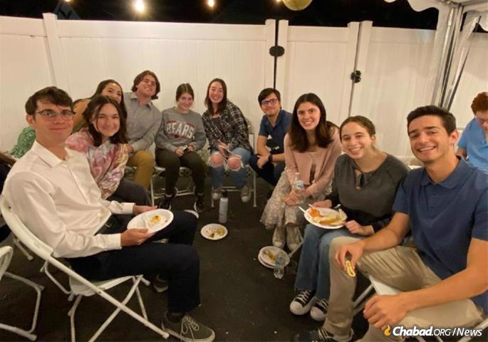 Adding to the good food and warm family vibe, students at Wash U. see Shabbat meals as a mitzvah they can easily take on.