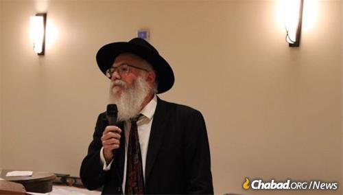 Rabbi Avi Pekier, head of school at Torah Day School of Dallas, shared words of encouragement and congratulations.