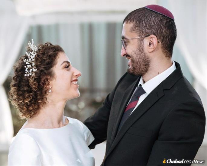 Elianna and Itamar Kutai were married under the Nava Applebaum chuppah.
