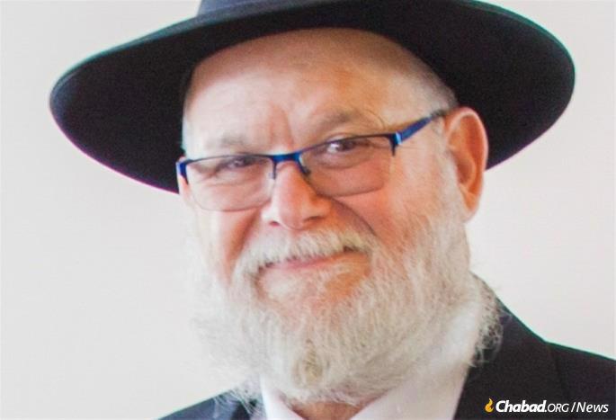 When Isser Leib Goldstein passed away a year ago, his children commissioned a new Torah scroll for Chabad of West Houston to be completed on Lag BaOmer this Hakhel year, in time for their father's first yahrzeit.