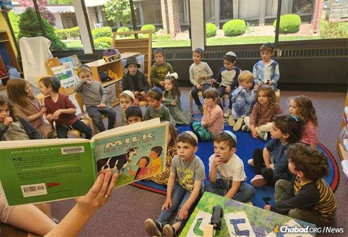 Children at the Southern Connecticut Hebrew Academy receive an education that includes a high level of Jewish and general students.