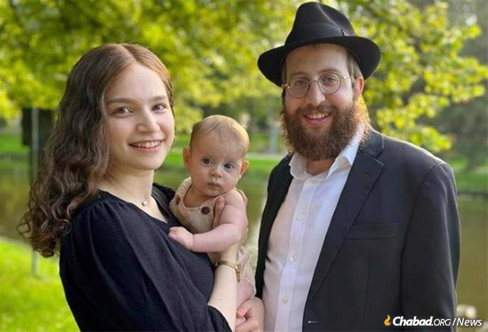 Rabbi Mendy and Mushky Halperin—the first emissary couple to move to Ukraine since the onset of the war—will be helping to lead Rosh Hashanah services and meals, as Chabad of Chernovtzy is gearing to host more than 500 celebrants.