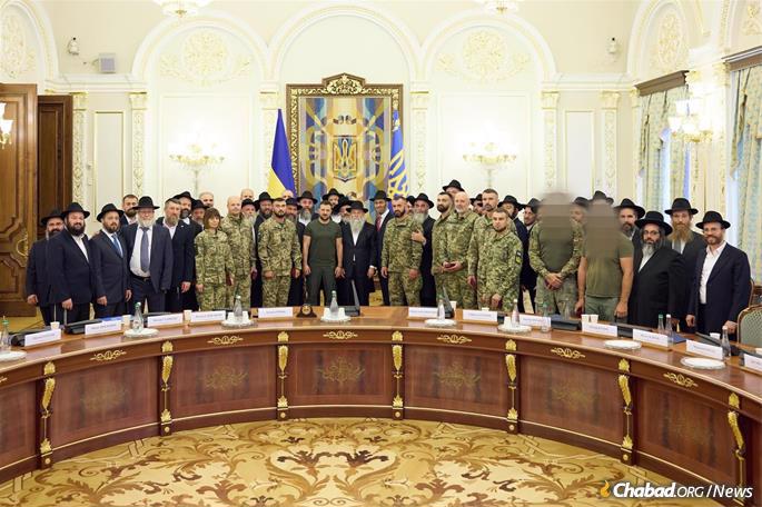 In the rabbis’ presence, Zelensky also met with 15 Jewish members of the Ukrainian armed forces and gave them medals for their service.