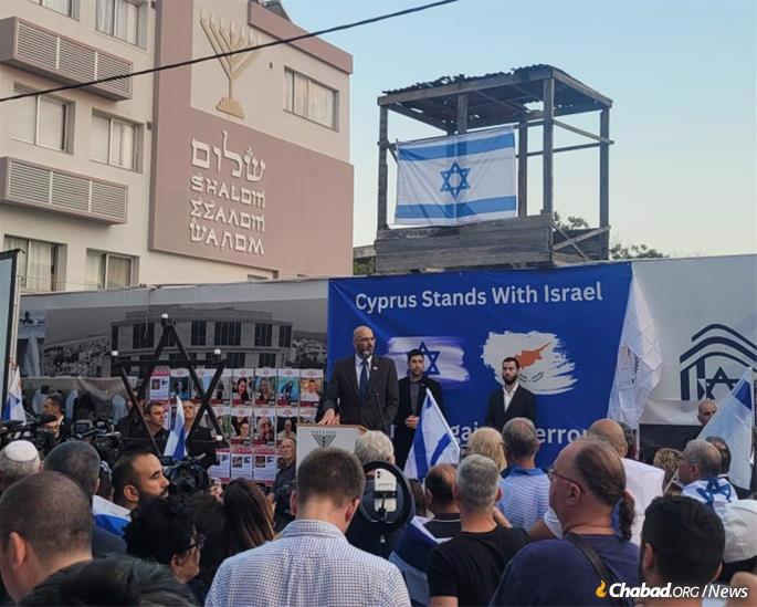 In Larnaca, Cyprus, a frequent destination for tourists from Israel, Rabbi Arie Raskin of Chabad of Cyprus organized a solidarity event for the hostages.