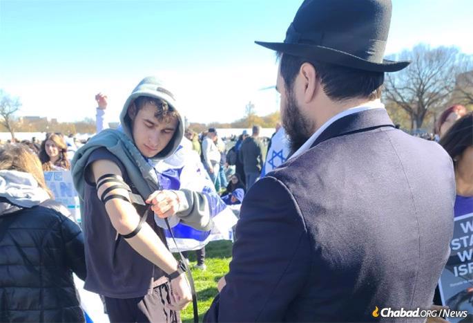 The rally comes amid a Jewish awakening that includes an increase in attendance at Jewish programs and services, a heightened sense of Jewish pride, connection to Israel and stronger Jewish identity. - Photo: Leah Zagelbaum