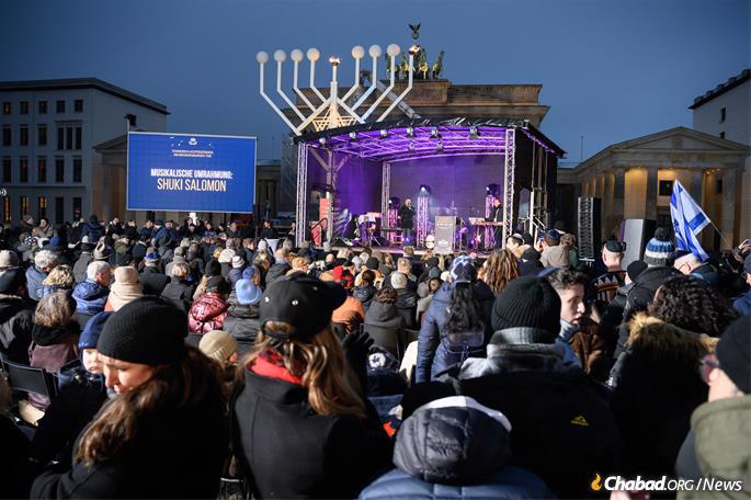 The event included speeches and entertainment. - Photo: Chabad of Berlin
