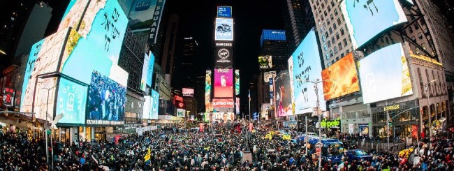 North America: 3,000 Jewish Teens Gather in Times Square in Prayer and Song
