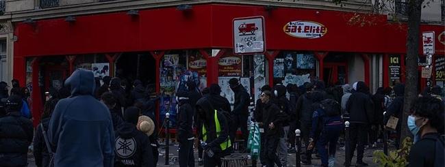 Europe: As Riots Roil Paris, Chabad Emissaries Stand Their Ground